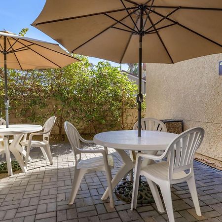 Comfort Inn & Suites Huntington Beach Exterior photo